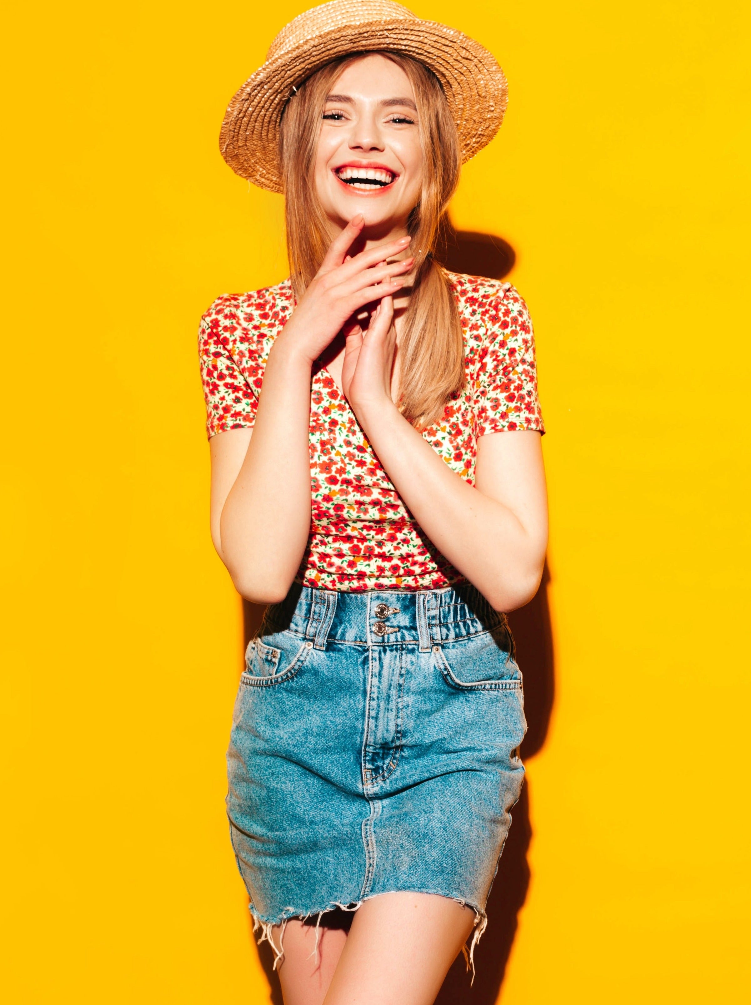 Straw Hat with a flat brim